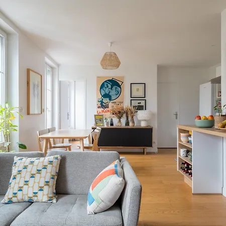 Veeve - A Kiss Of Blue Apartment *