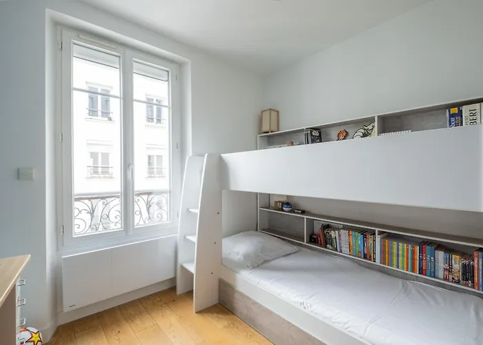 Veeve - A Kiss Of Blue Apartment Paris